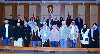 Rektör Erdal Filistinli öğrencilerle bir araya geldi