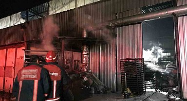 Sakarya'da mangal kömürü üretim tesisinde yangın