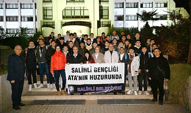 Salihli'de liseli gençler Ankara'ya uğurlandı