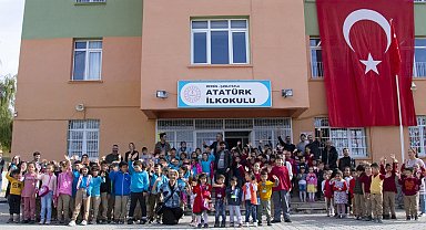 Şehir Tiyatrosu Çamlıyayla'da çocuklarla buluştu