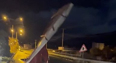 Şiddetli fırtına çatıyı uçurdu