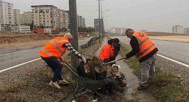 Siirt çevre karayolunda temizlik çalışması başlatıldı