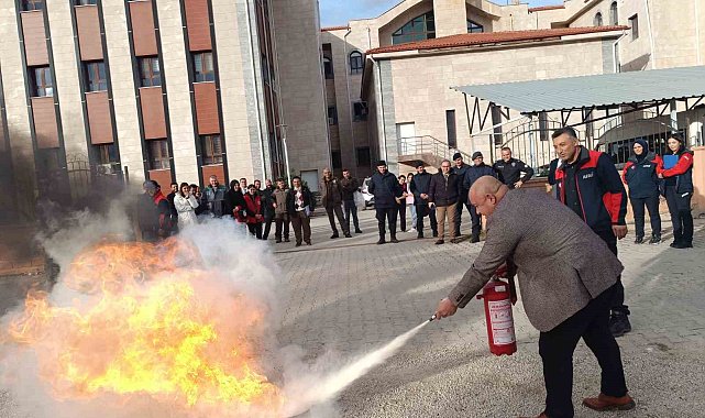 Sinanpaşa'da kamu personellerine AFAD'dan eğitim