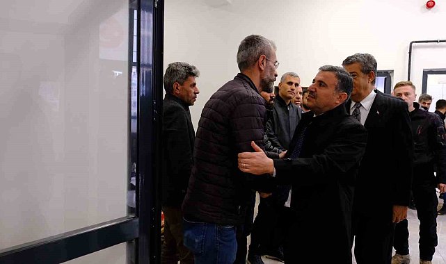 Şırnak Valisi Atay, yangında ölen çocuğun taziyesine katıldı