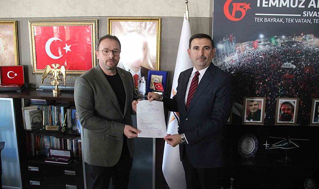 Sivas Belediye Başkanlığı için ilk adaylığını açıklayan Topgül oldu