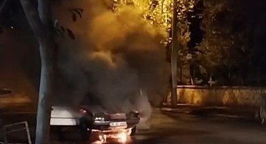 Siverek'te seyir halindeyken yanan otomobil kullanılamaz hale geldi