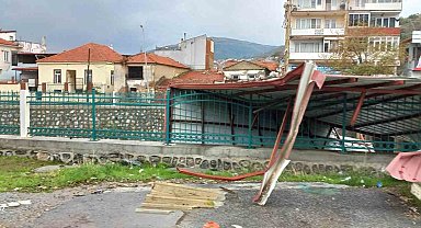 Söke'de sağanak yağış ve kuvvetli rüzgar etkili oldu