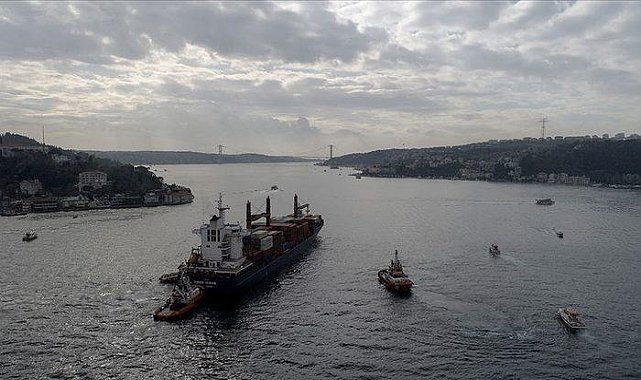 Son dakika: İstanbul Boğazı çift yönlü olarak gemi trafiğine kapatıldı