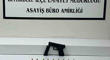 Sosyal medya fenomeni Banu Parlak gözaltına alındı: Evinden ruhsatsız silah çıktı