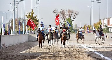 Spor A.Ş., Atlı Cirit Müsabakalarına ev sahipliği yaptı