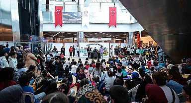 Şükriye Tutkun türküleriyle festivale renk kattı