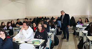 Sünnetçi: "Gençlerimiz her zaman kendilerine bir hedef belirlemeli"