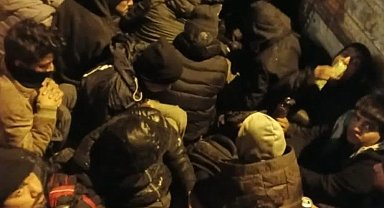 Şüphe üzerine durdurulan araçlarda kaçak göçmen çıktı