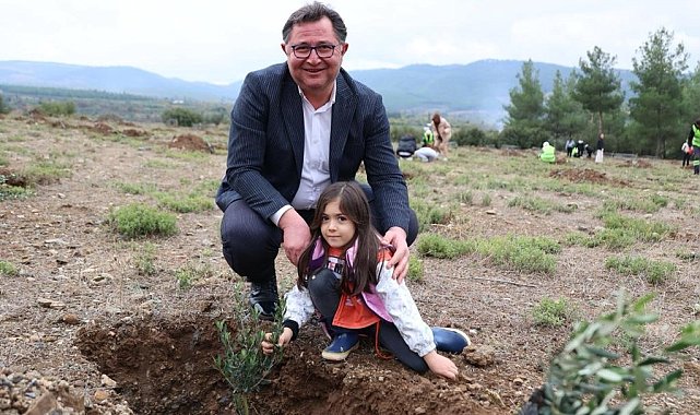 Tavas 100. Yıl Zeytinliğine ilk fidanı Başkan İnamlık dikti