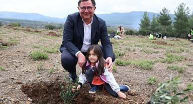 Tavas 100. Yıl Zeytinliğine ilk fidanı Başkan İnamlık dikti