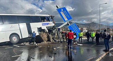 Taylandlı turistlerin ölümden döndüğü kazada yaralı sayısı 29'a yükseldi