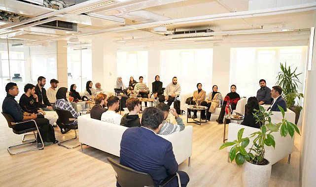 TBMM Çevre Komisyonu Başkanı Kurum, Filistinli öğrencilerle buluştu