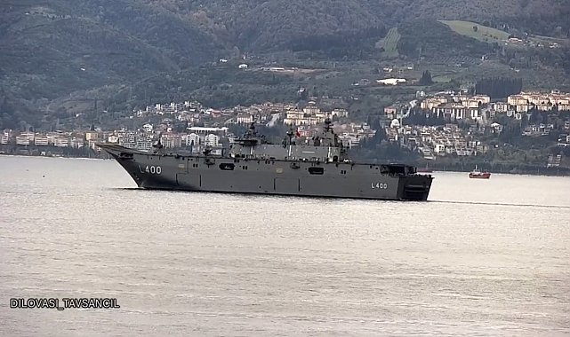 TCG Anadolu tüm heybetiyle İzmit Körfezi'nde