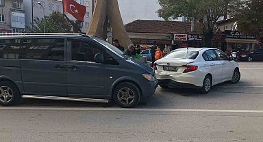 Tepebaşı Kavşağı'ndan yaşanan trafik kazasında 1 kişi yaralandı