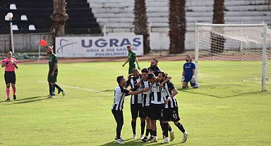TFF 3. Lig: Kuşadasıspor: 4 - B.Çekmece Tepecikspor: 0