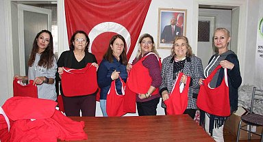Tişörtler çantaya dönüştü kadınlara gelir kapısı oldu