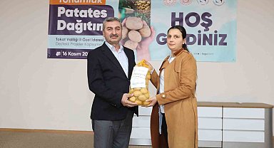 Tokat'ta çiftçilere tohumluk patates dağıtıldı