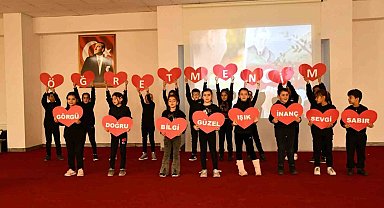 Tomarza'da 24 Kasım Öğretmenler Günü kutlandı