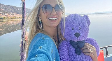 Tuğba Özay nilüferleriyle ünü Işıklı Gölüne hayran kaldı