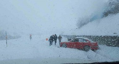 Tunceli'de kar esareti