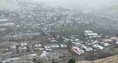 Tunceli'de kar yağışı hayatı olumsuz etkiledi