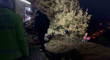 Tunceli'de otomobil uçuruma yuvarlandı: 2 yaralı