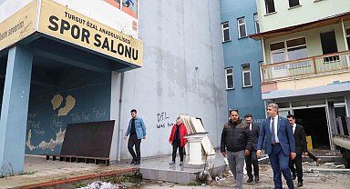 Turgut Özal Lisesinin yıkımı devam ediyor