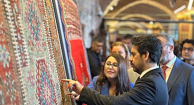 Türk ve İslam Eserleri Müzesi'nde "Renkten Motife Anadolu Kilimleri" sergisi açıldı