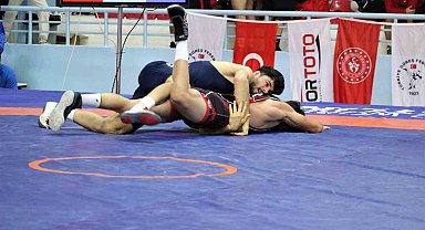 Türkiye Güreş Federasyonu Başkan Vekili Kerim Salman: "Olimpiyat madalyalarıyla ülkemize dönüş yapacağız"