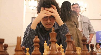 Türkiye'nin en iyi satranç ustaları hamlelerini bu sefer Cumhuriyet'in 100. yılı için yaptı