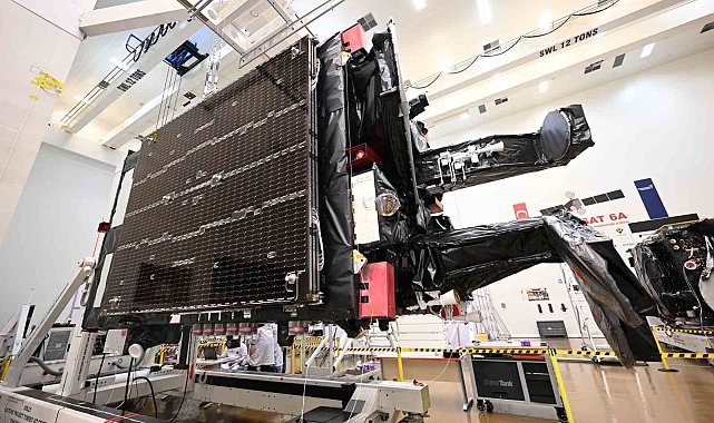 Türksat 6A'nın güneş paneli açılım testleri ilk kez görüntülendi