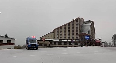 Uludağ'da kar yağışı etkili oluyor