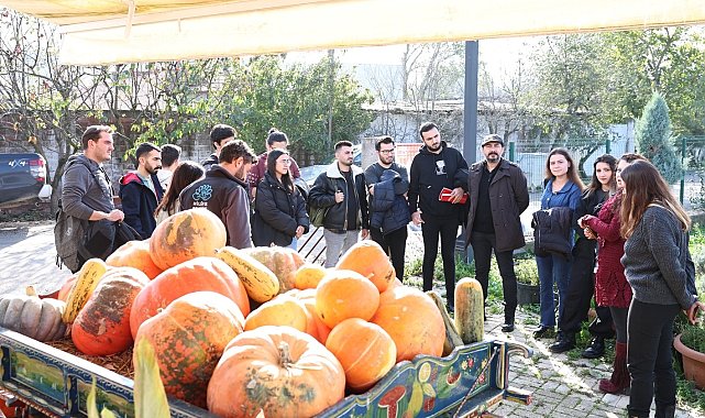 Üniversite öğrencilerine kompost eğitimi