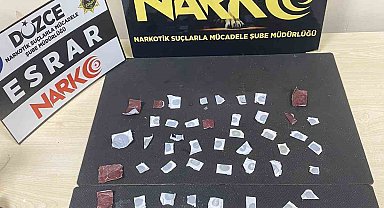 Uyuşturucu ticareti yapan yabancı uyruklu 2 kişi tutuklandı