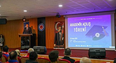 Vali Ali Çelik, üniversitenin akademik açılışına katıldı