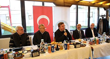 Vali Aydoğdu, EBYÜ Senatosu ile bir araya geldi