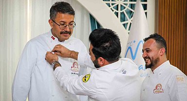 Vali Çelik'e "Şef önlüğü takdim ettiler"