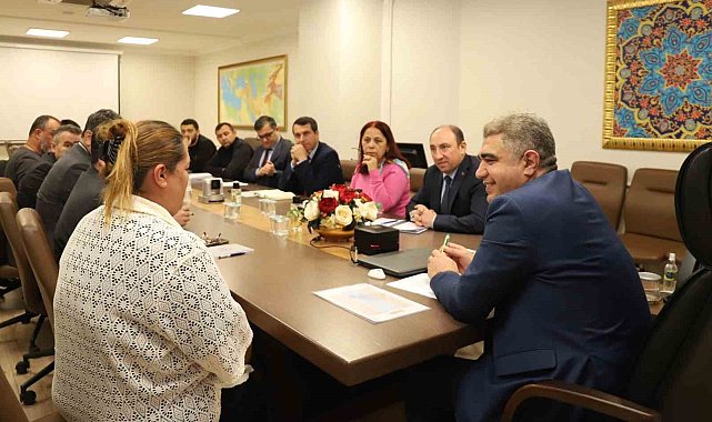 Vali Selçuk Aslan vatandaşları dinledi