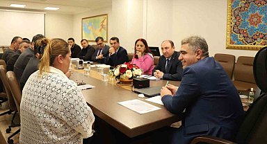 Vali Selçuk Aslan vatandaşları dinledi