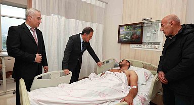 Vali Usta hastanede yaralıları ziyaret etti