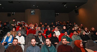 Vali Usta, öğretmenlerle birlikte 'Aybüke; öğretmen oldum ben' filmini izledi