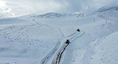 Van'da 600 personelle karla mücadele çalışması