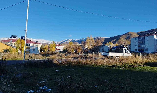 Varto'nun yüksek kesimlerine beklenen kar yağışı başladı