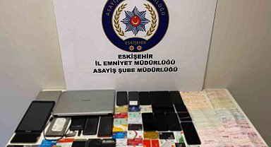 Vatandaşları 2 milyon TL dolandıran şüpheliler yakalandı