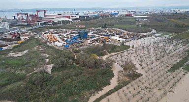 Yalova tersaneler bölgesinde yaşanan su baskınında mahsur kalan 12 kişi kurtarıldı